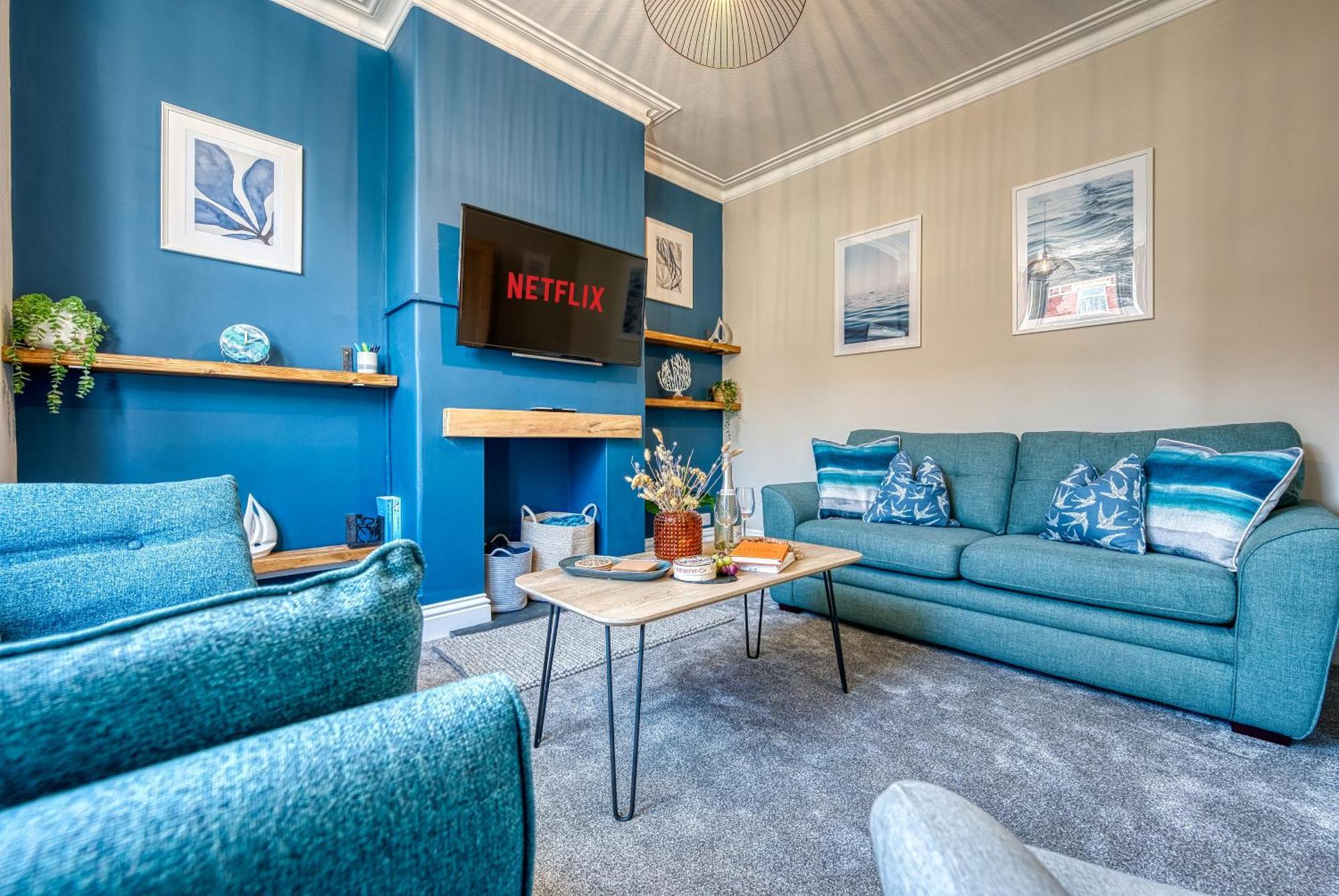 2-Bedroom Modern, Stunning & Stylish Contractor House, Sleeps 4, Prime Portsmouth Location With Free Parking Permit, Summer Special Offer!! - By Blue Puffin Stays Exterior foto